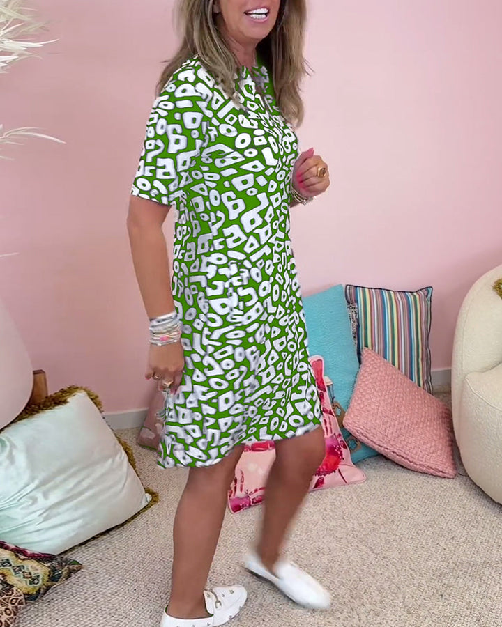 Junia – Printed V-Neck Dress with Pockets