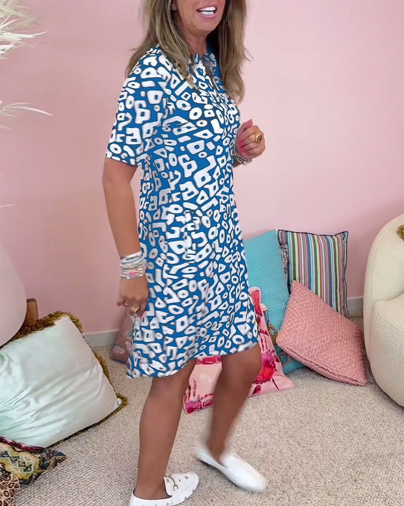 Junia – Printed V-Neck Dress with Pockets
