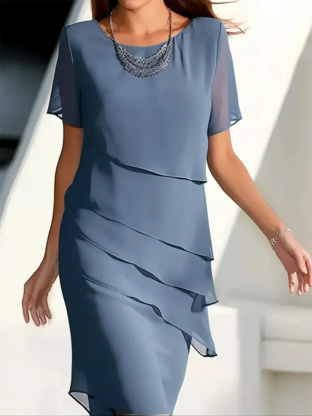 Elise – Aira Midi Dress for Timeless Comfort and Style