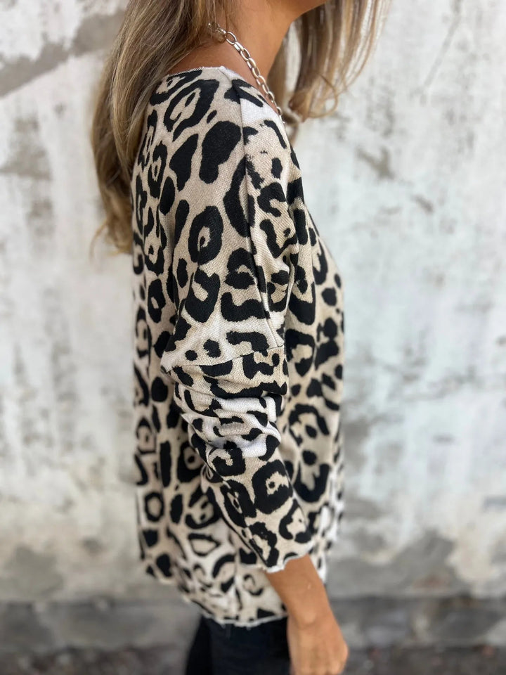 Mireya – Round Neck Leopard Print Blouse