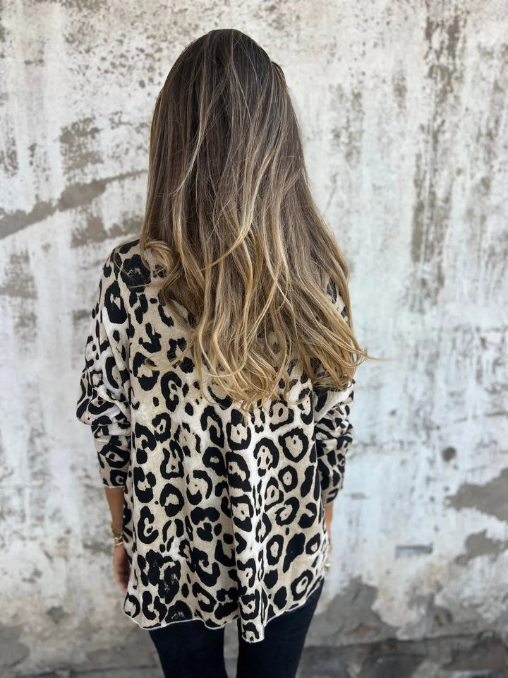 Mireya – Round Neck Leopard Print Blouse