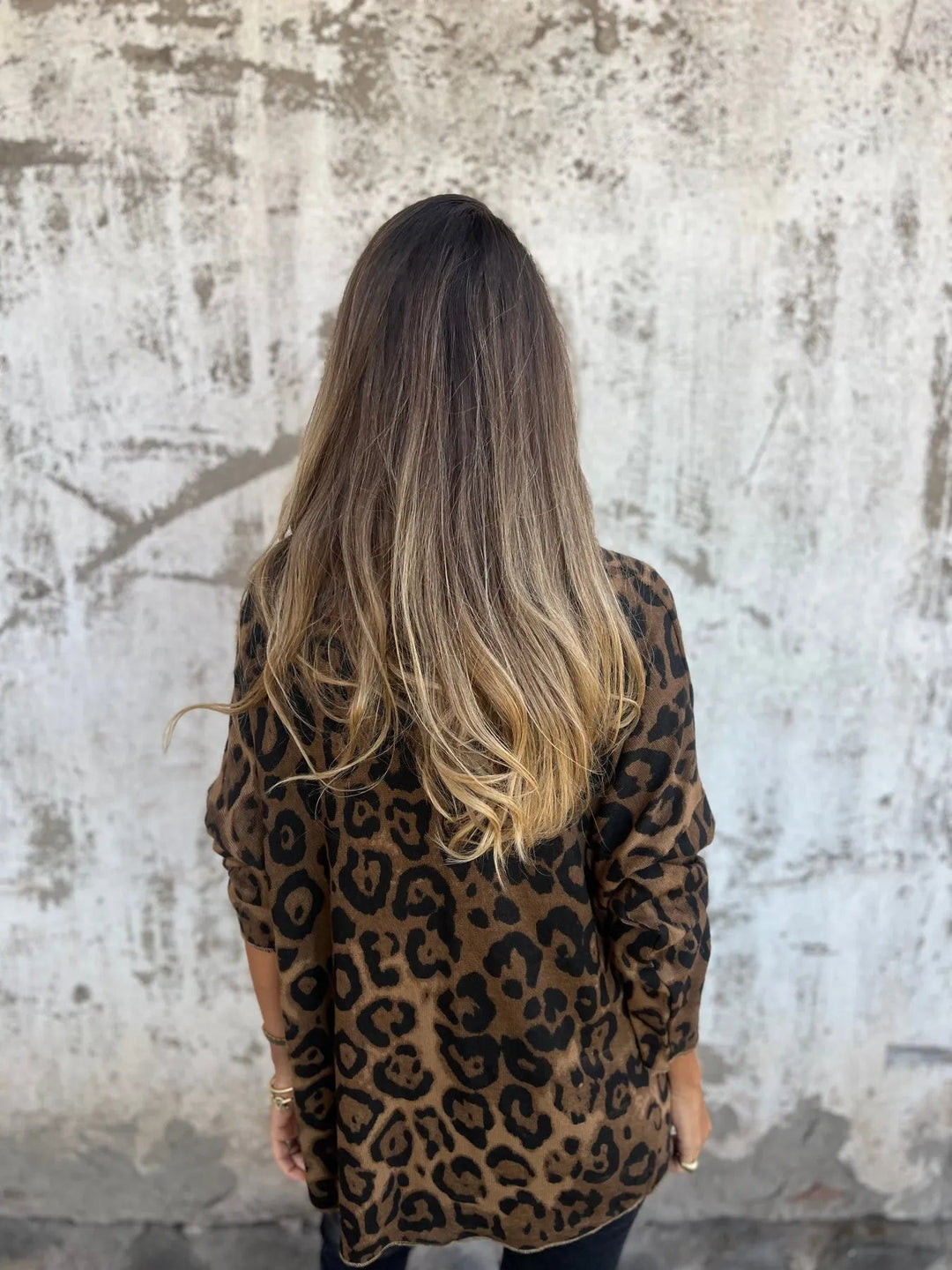 Mireya – Round Neck Leopard Print Blouse
