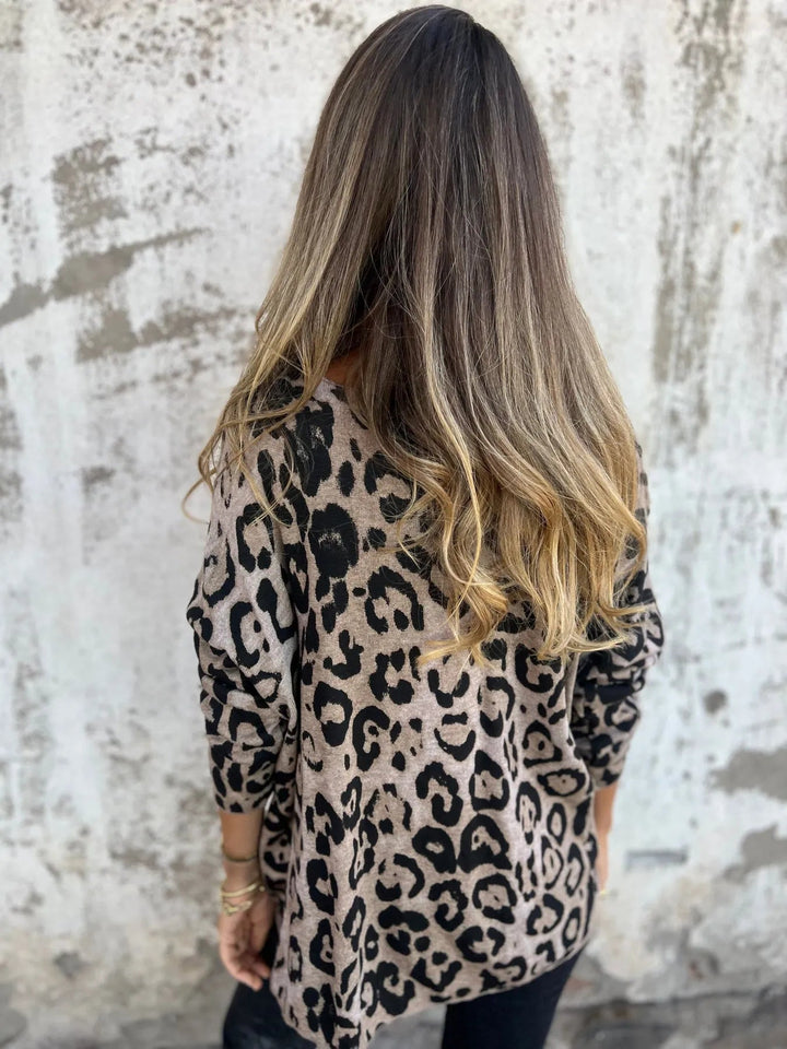 Mireya – Round Neck Leopard Print Blouse