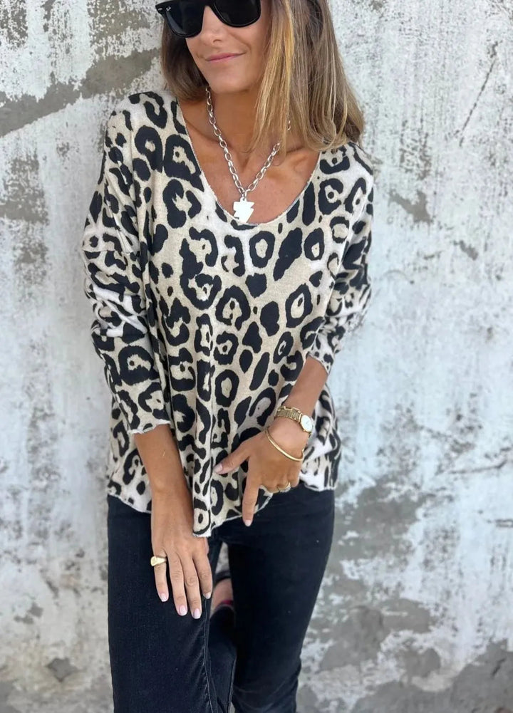 Mireya – Round Neck Leopard Print Blouse