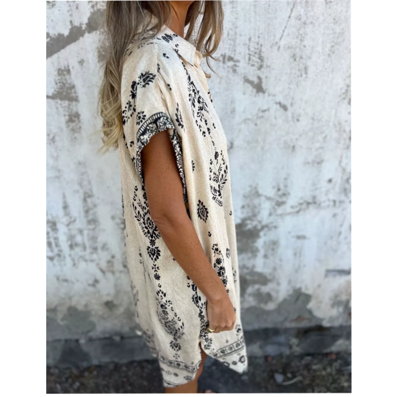 Stella – Loose Print Dress with Short Sleeves and Pockets